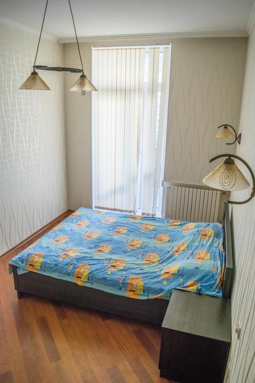 Светлая Квартира Apartment Odessa Exterior photo